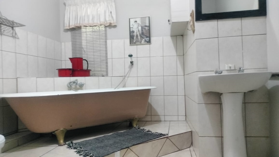 12 Bedroom Property for Sale in Universitas Free State